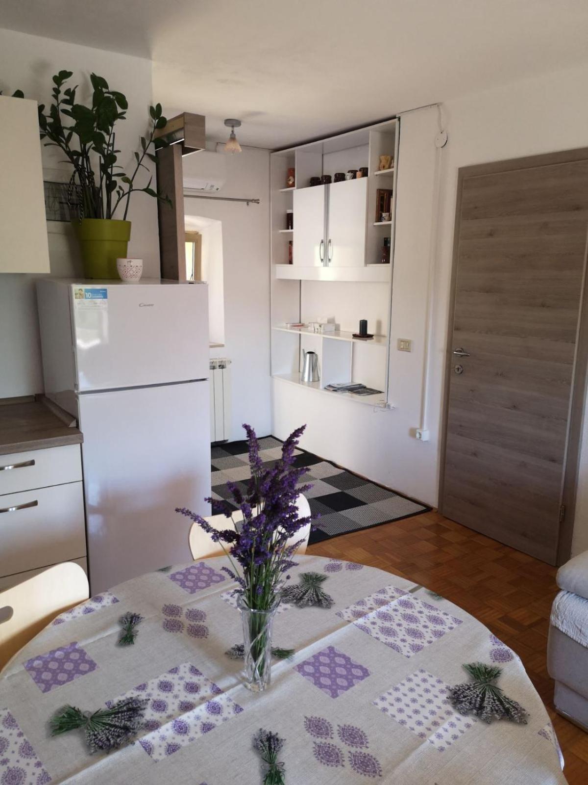 Apartma Ester Lucija Exterior photo