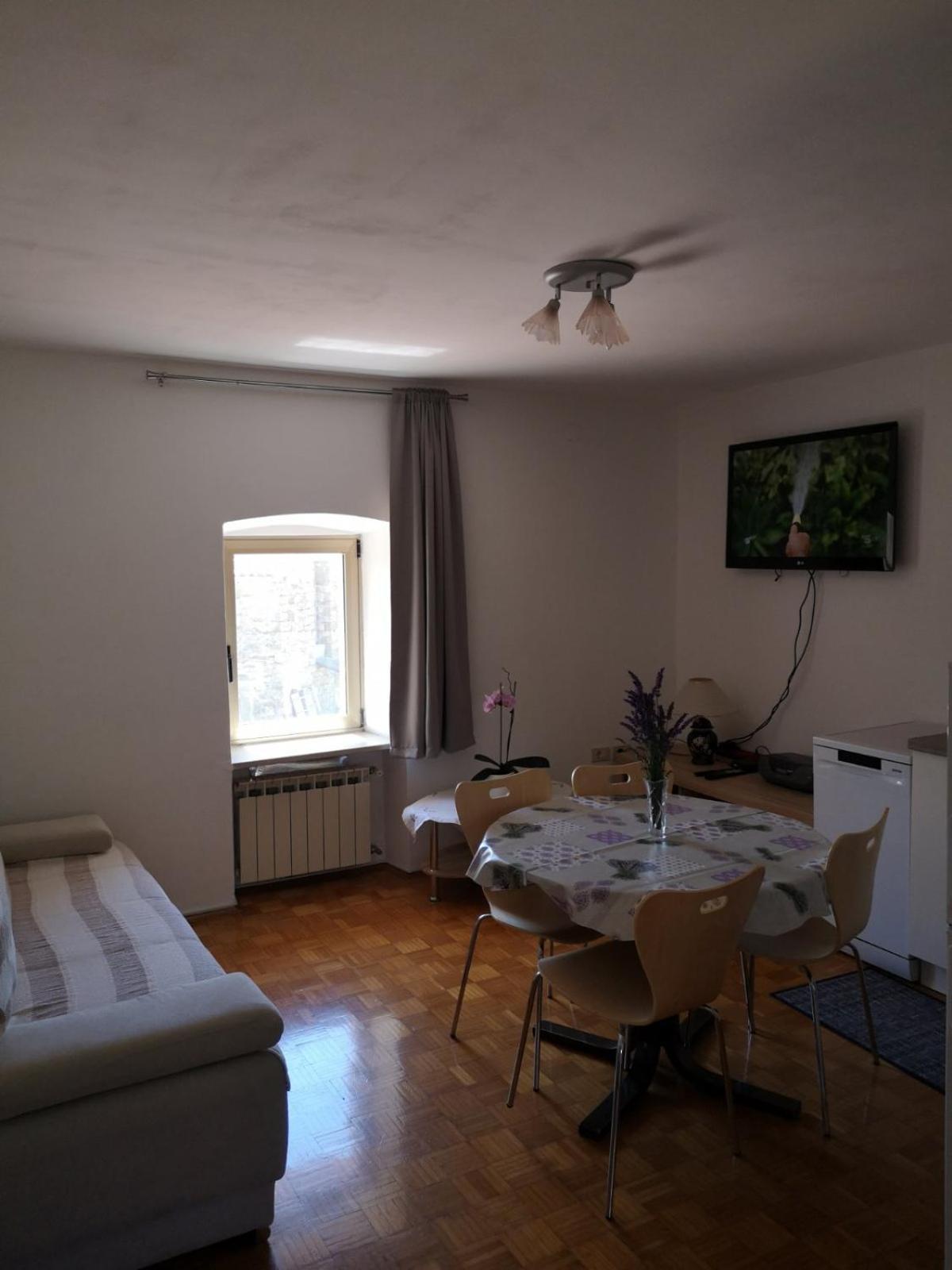 Apartma Ester Lucija Exterior photo