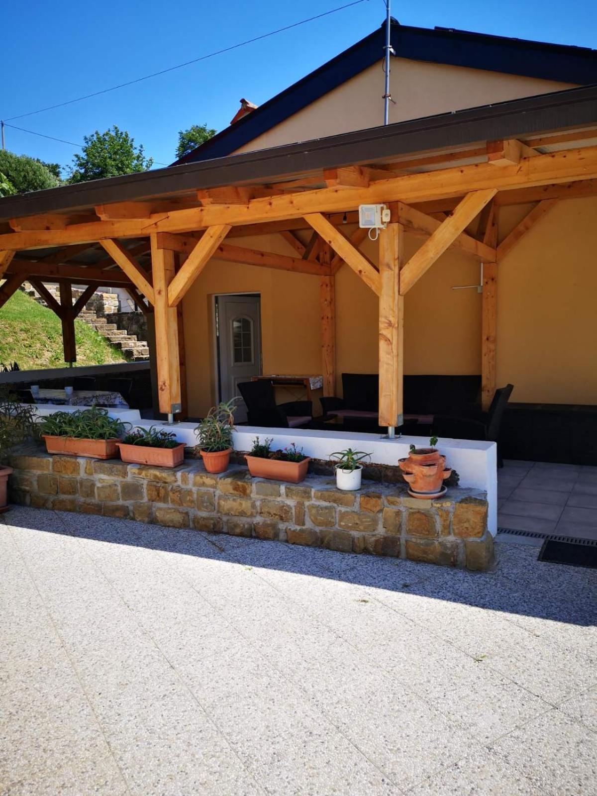 Apartma Ester Lucija Exterior photo